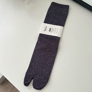 Tabio Two Toe Socks BNWT size Medium